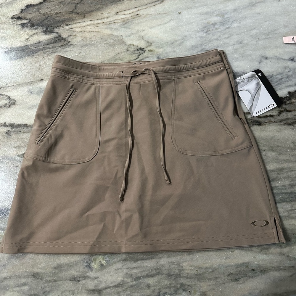 Oakley Clubhouse Skort size 10